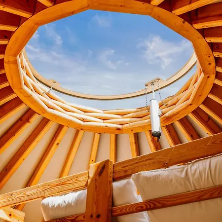 אתר קמפינג Yurt Kalamaki Seaside Glamping *