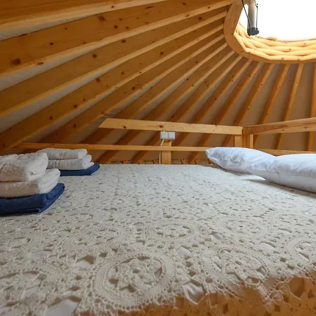 Yurt Kalamaki Seaside Glamping 캠프장 팀파키