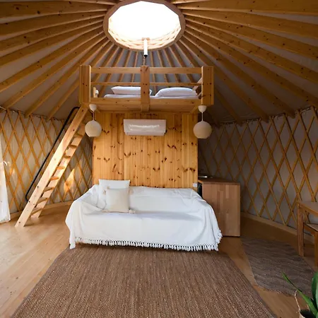 Yurt Kalamaki Seaside Glamping مكان تخييم