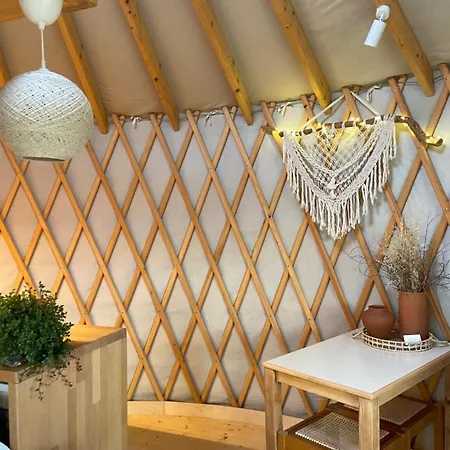 Yurt Kalamaki Seaside Glamping Tympáki