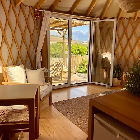 مكان تخييم Yurt Kalamaki Seaside Glamping Tympáki