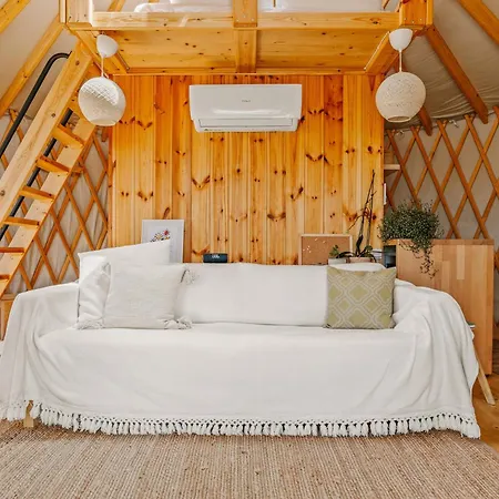 Yurt Kalamaki Seaside Glamping 캠프장 *
