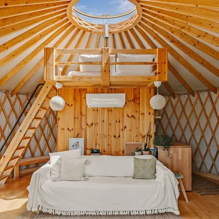 Yurt Kalamaki Seaside Glamping مكان تخييم *