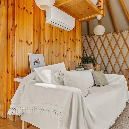 Yurt Kalamaki Seaside Glamping 캠프장